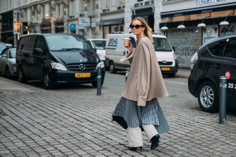 Cardigan beige à la mode