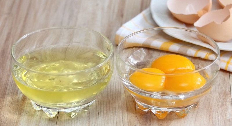 Mga sangkap para sa paggawa ng isang egg mask sa bahay