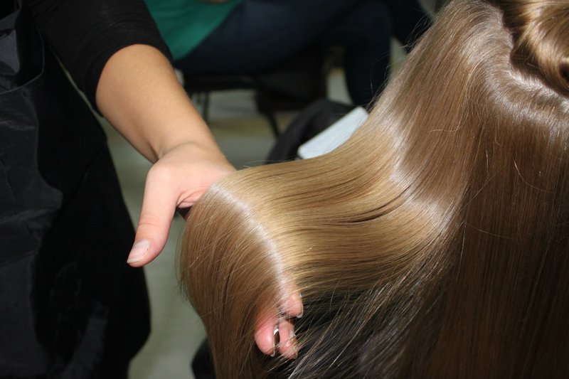 Ang resulta ng pag-straight ng keratin ng buhok