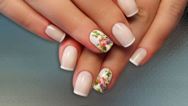 Flower jacket na may gel polish