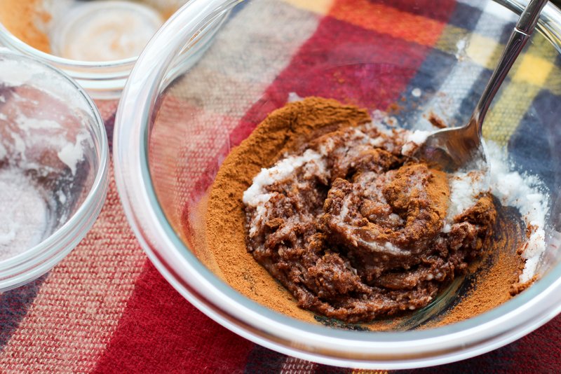 Mélange à la cannelle pour masque