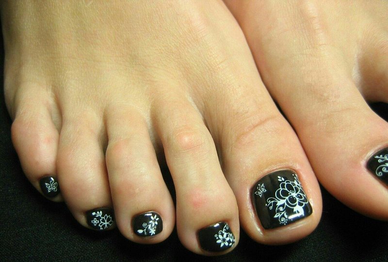 Vernis gel noir avec un motif