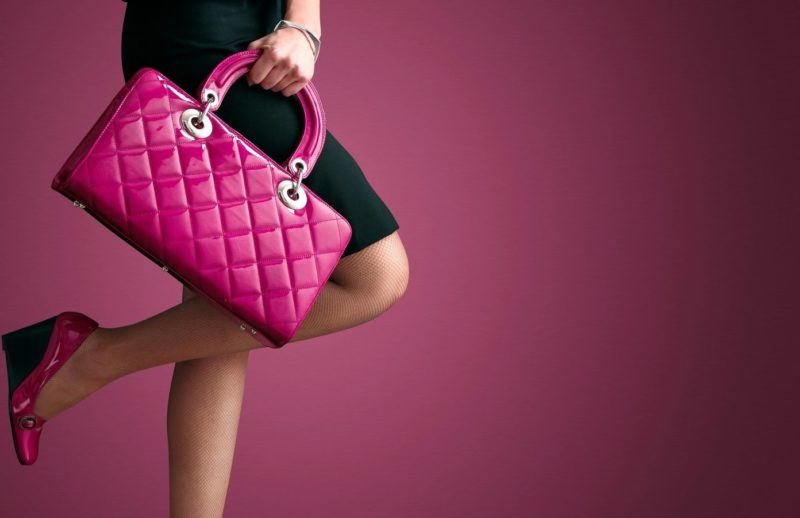 Maliwanag na pink na handbag