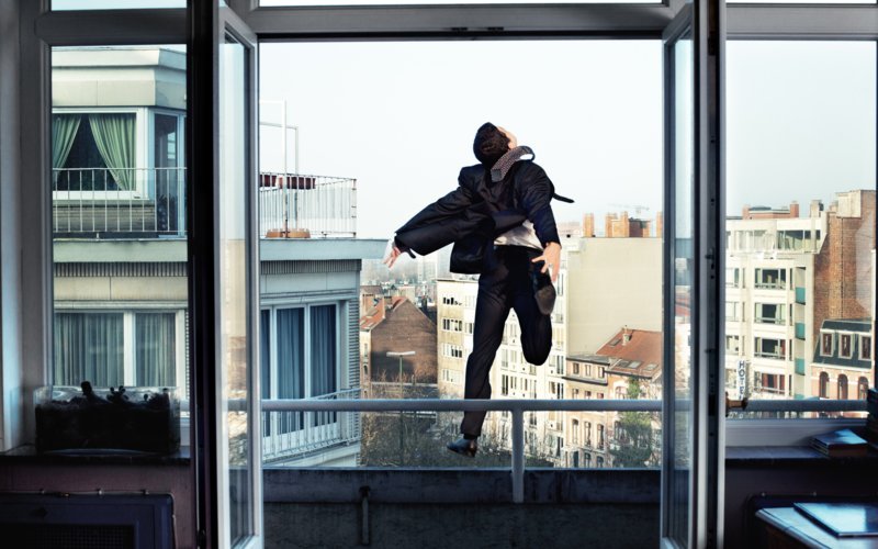 Saut de fenêtre dans un rêve