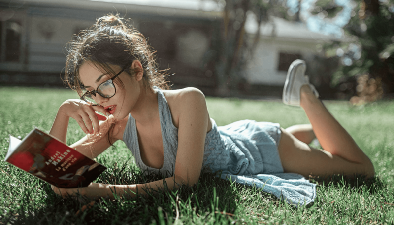 Lunettes de lecture dans un rêve