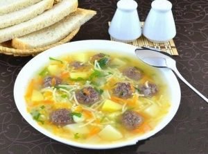 Soupe aux boulettes de viande