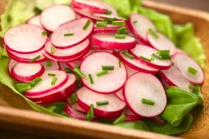 Salade de radis et concombre