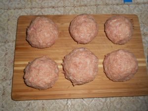 Minced meatballs na may bigas