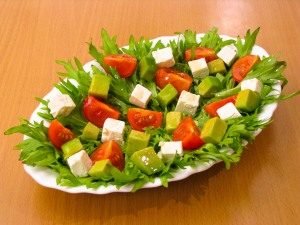 Salade d'avocat à la tomate et féta