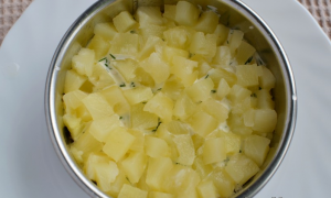 Salade à l'ananas et poitrine de poulet