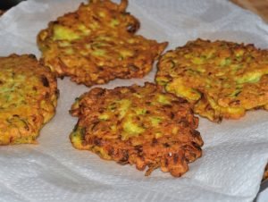 Beignets de courgettes au fromage et à l'ail