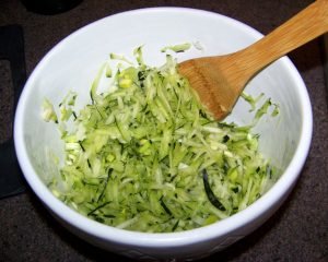 Beignets de courgettes au fromage et à l'ail