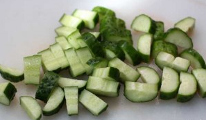 Salade de légumes au céleri, concombres et chou de Chine