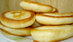 Lush pancakes sa kefir