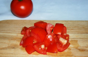 Salade de céleri, tomates et concombre