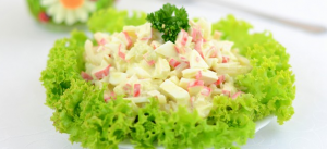 Neptune Salad na may Crab Sticks at Squid