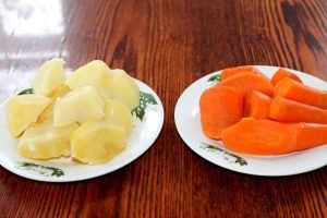 Salade de mimosa au lard et pommes de terre