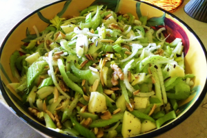 Salade De Céleri Avec Pomme Et Menthe