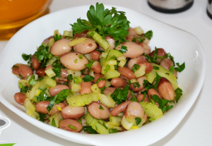 Celery Salad na may Beans