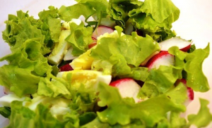 Radish Salad na may Egg