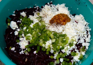 Beetroot salad na may cottage cheese