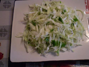 Salade de légumes aux oeufs de maïs et de caille