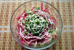 Salade de viande avec radis de melon d'eau et chou de Chine