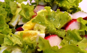 Radish Salad na may Egg