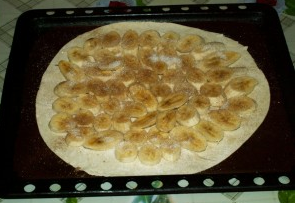 Puff pastry banana pie