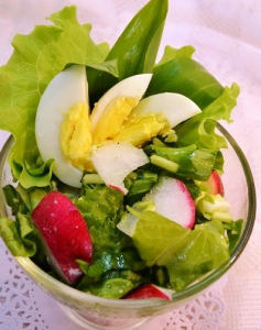 Radish Salad na may Egg