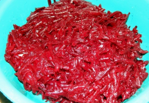 Beetroot salad na may cottage cheese