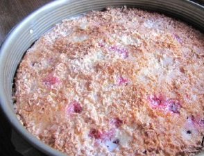 Pie na may pulang currant (kefir dough)