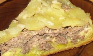 Mabilis na jellied pie na may karne at patatas