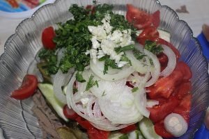 Salade au foie et aux légumes