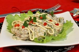 Salade de langue et de champignons