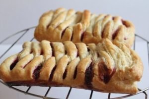 Strudel aux baies de pâte feuilletée