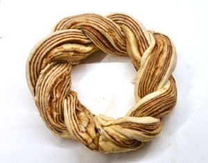 Cinnamon pastry wreath