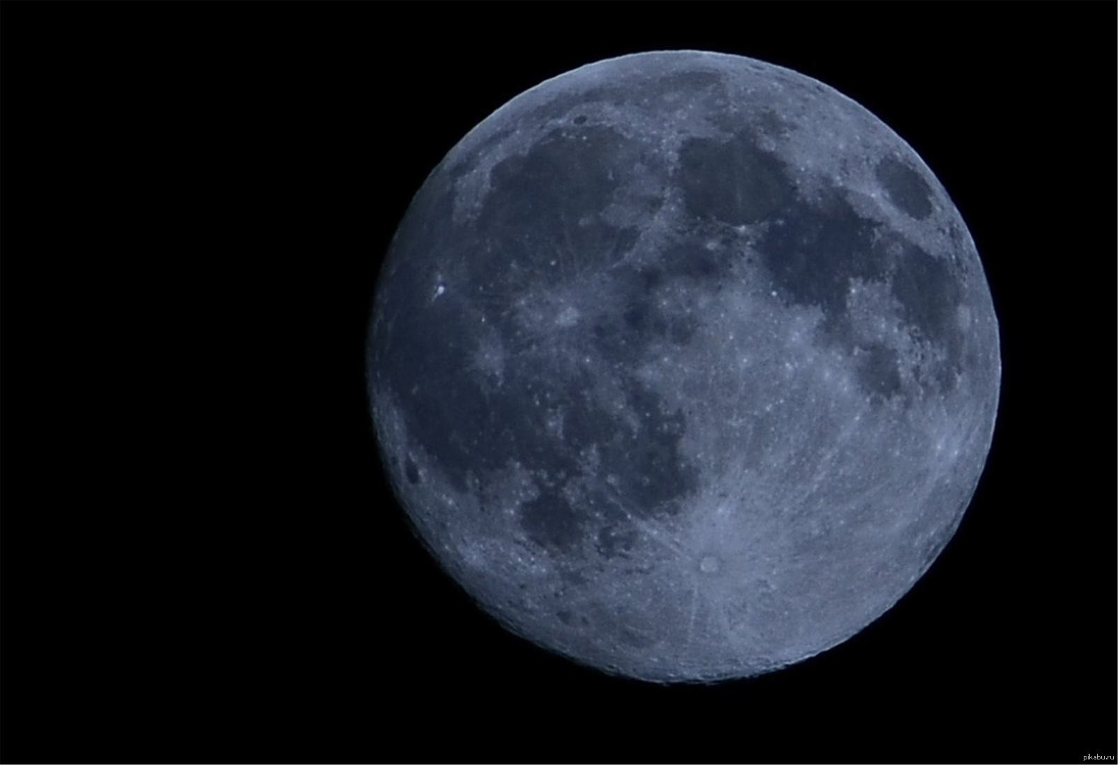 Comment lire un scénario sur la beauté et l'attractivité de la pleine lune?