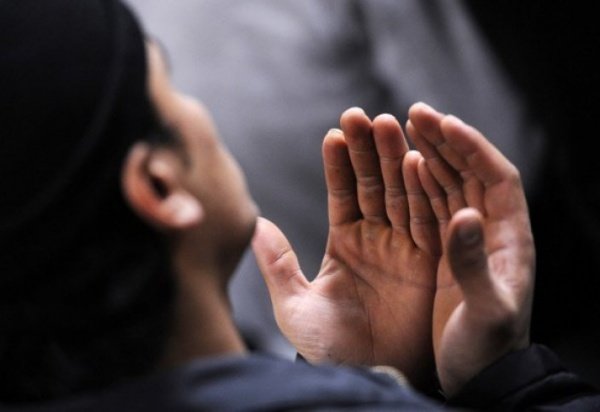 Musulman lit dua pour attirer la richesse