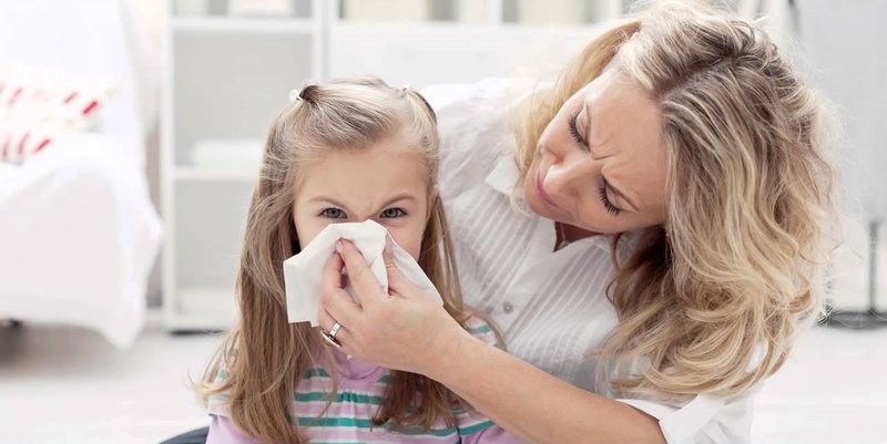 Fortes conspirations sur la santé de l'enfant