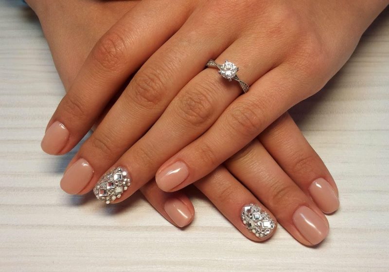 Manucure ongles strass