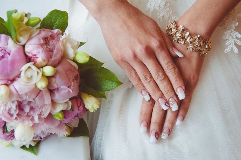 Veste de mariage en forme de coeur avec strass