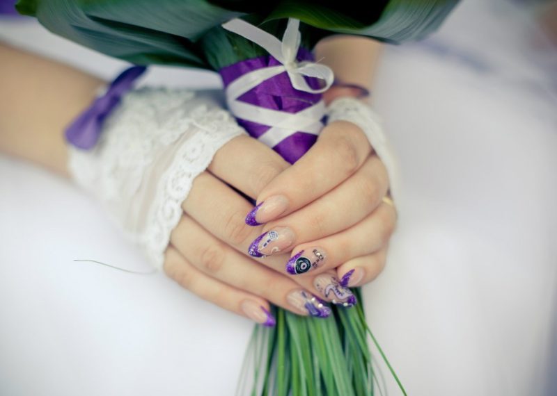 Veste de mariage violette avec dessins musicaux