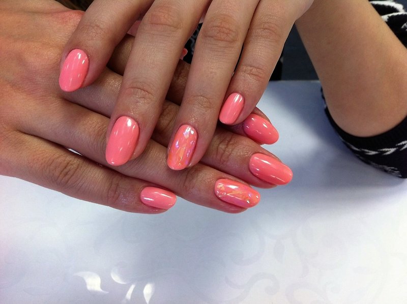 Ongles cassés en corail