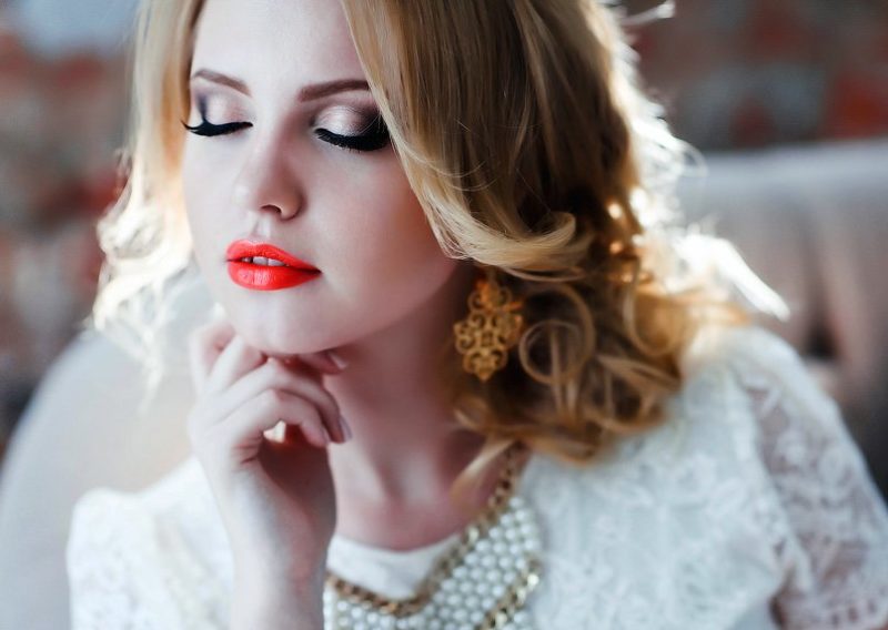 Maquillage lumineux pour le mariage des blondes