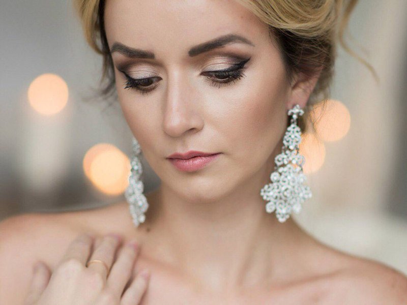 Maquillage de mariage pour les yeux bruns