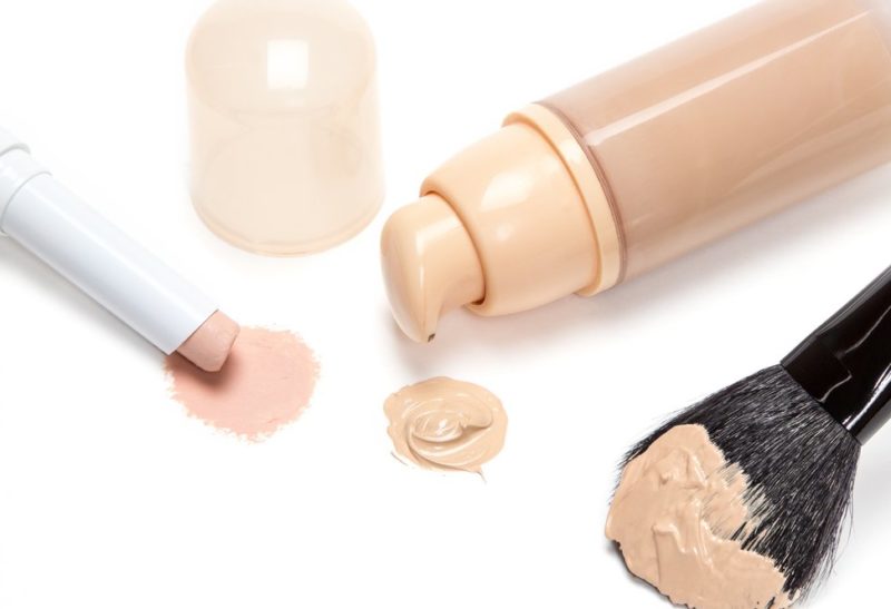 Mga Concealer at Concealer