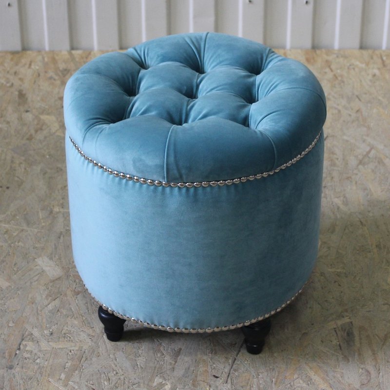 Pouf para sa dressing table