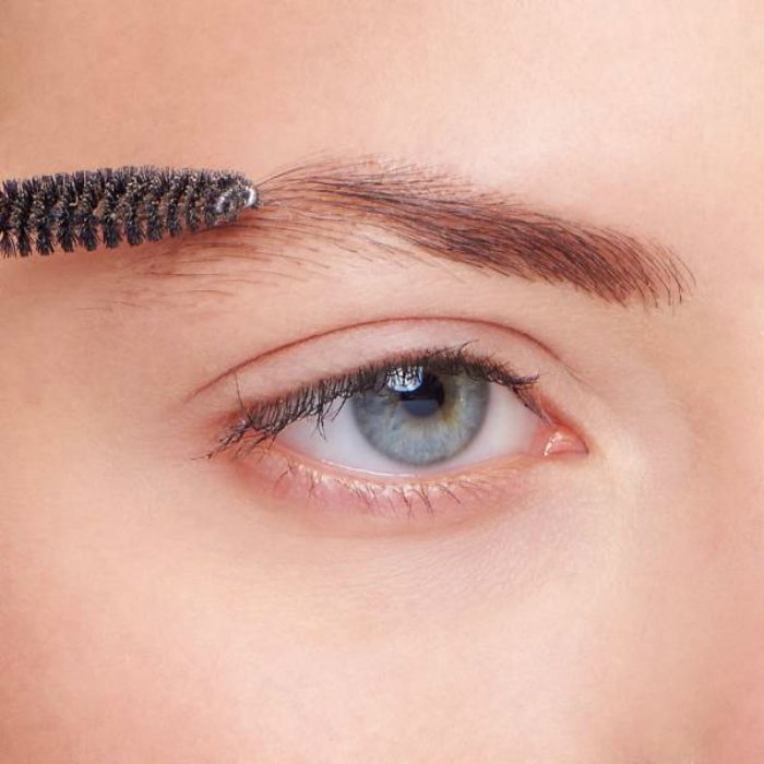 Étapes de coiffage des sourcils