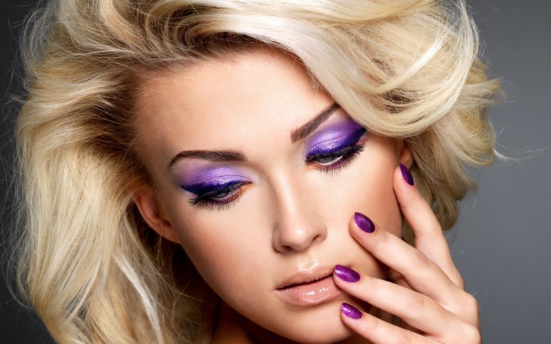 Purple Smokey Ice para kay Blondes